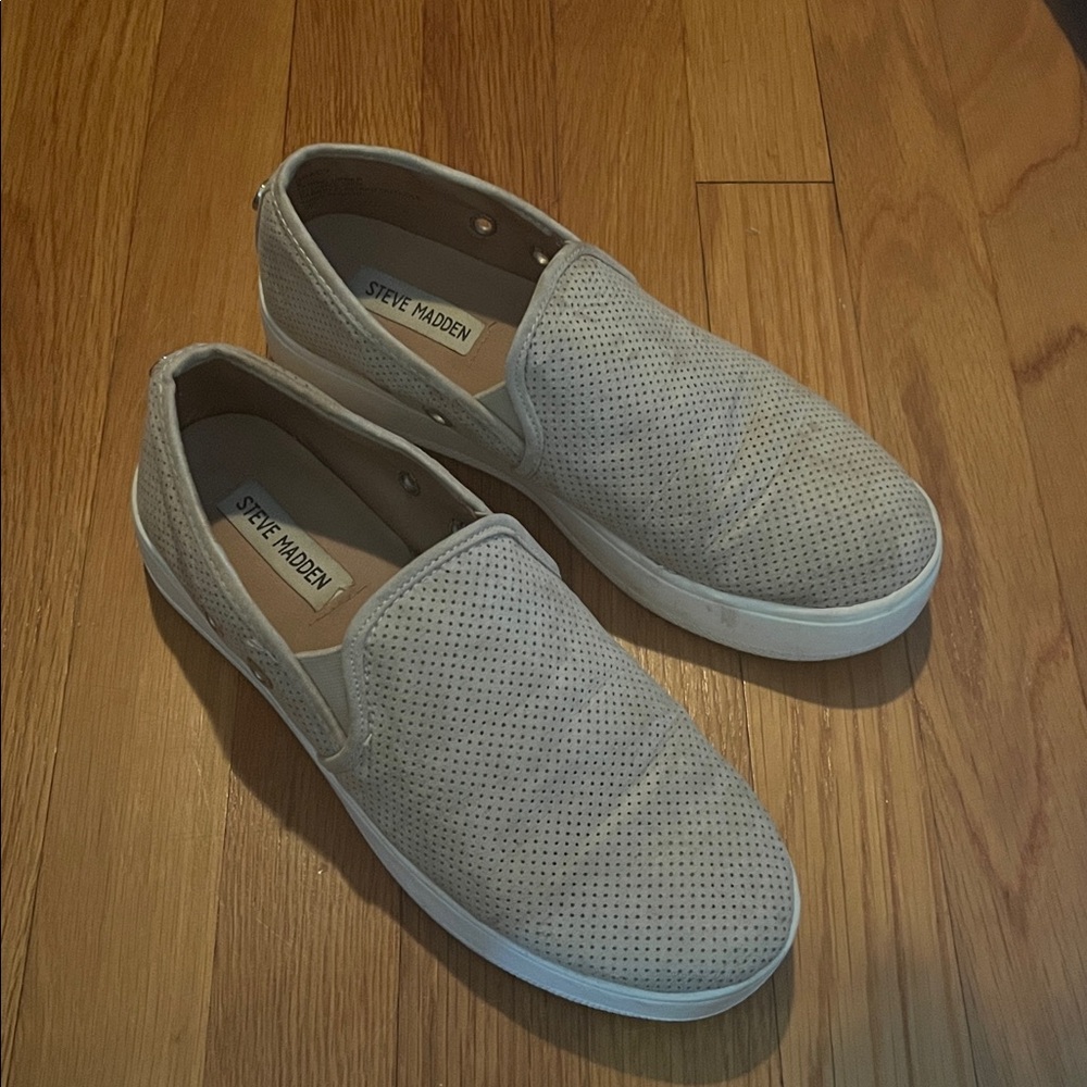 Steve Madden Light Gray Perforated Gracy Slip-Ons‎